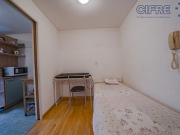 Departamento de 2 ambientes con cocina separada Cochera fija cubierta  Balcón corrido