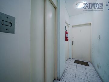 Departamento de 2 ambientes con cocina separada Cochera fija cubierta  Balcón corrido