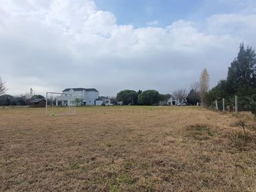SE VENDE lote en Campos del Virrey!3000 mt2!