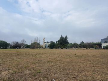 SE VENDE lote en Campos del Virrey!3000 mt2!