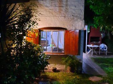 Casa en venta - 2 Dormitorios 1 Baño - 200mts2 - Country Roda, Escobar