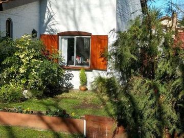 Casa en venta - 2 Dormitorios 1 Baño - 200mts2 - Country Roda, Escobar
