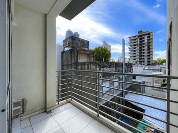 1 dormitorio con terraza exclusiva y parrillero propio