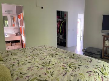 Muy lindo triplex Lasalle chico ,  bajo de San Isidro