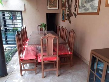 Casa en venta - 4 Dormitorios 3 Baños - Cochera - 270Mts2 - Villa Ballester