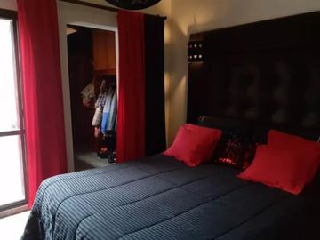 Casa en venta - 4 Dormitorios 3 Baños - Cochera - 270Mts2 - Villa Ballester
