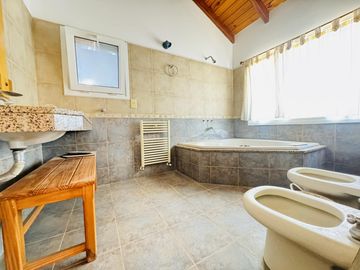 Casa de 3 dormitorios en venta en country  El Cielo - Roldan