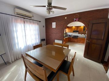 Casa - 3 dormitorios - Banfield Oeste