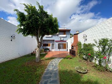 Casa - 3 dormitorios - Banfield Oeste