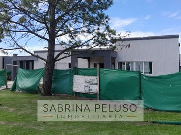 Venta Casa barrio cerrado El Nacional