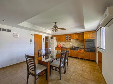 Piso exclusivo de 3 dormitorios con 3 baños y cochera