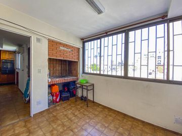 Piso exclusivo de 3 dormitorios con 3 baños y cochera