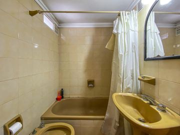 Piso exclusivo de 3 dormitorios con 3 baños y cochera