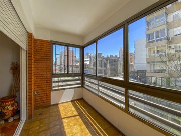 Piso exclusivo de 3 dormitorios con 3 baños y cochera