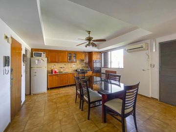 Piso exclusivo de 3 dormitorios con 3 baños y cochera