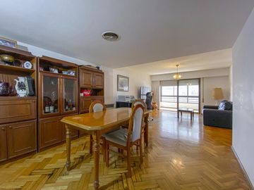 Piso exclusivo de 3 dormitorios con 3 baños y cochera