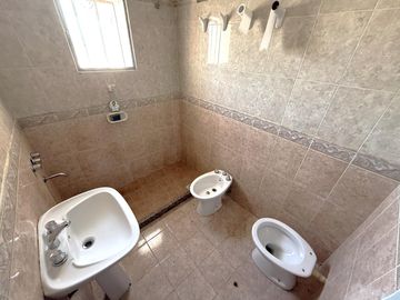 Casa en venta + 7 habitaciones con baño - 640m2 terreno