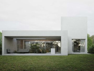 Casa 4 dormitorios, Suite en PB, pileta, Vida