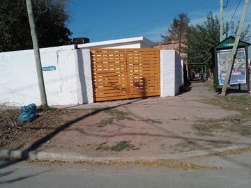 Casa en venta - 3 Ambientes 2 Baños - 202mts2 - Almirante Brown