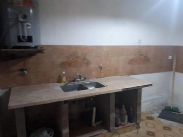 Casa en venta - 3 Ambientes 2 Baños - 202mts2 - Almirante Brown