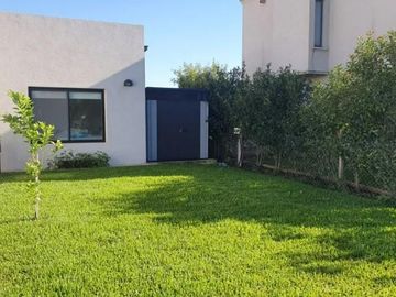 Casa en venta en San Matías Area 4 con pileta una planta 4257