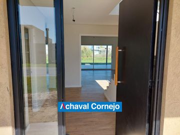 Casa en venta de 3 dormitorios a estrenar en Barrio Ceibos, Puertos.