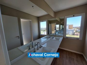 Casa en venta de 3 dormitorios a estrenar en Barrio Ceibos, Puertos.