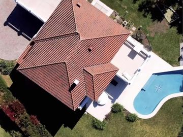 Casa en venta - 4 Dormitorios 5 Baños - Cocheras - 1.500Mts2 - Guillermo E. Hudson, Berazategui