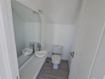 Casa en  venta  6 ambientes en Barrio Acacias Puertos