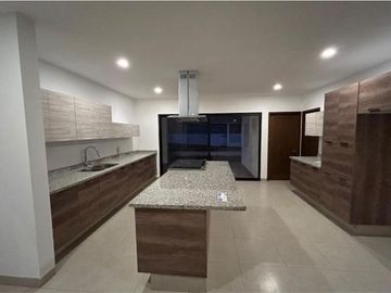 CASA EN VENTA LOMAS DE GRAN JARDIN
