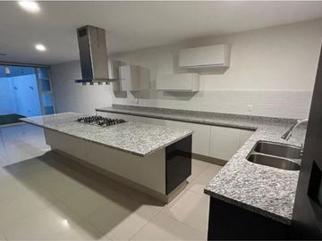 LOMAS DE GRAN JARDIN CASA EN VENTA