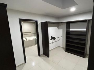 LOMAS DE GRAN JARDIN CASA EN VENTA