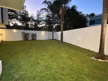LOMAS DE GRAN JARDIN CASA EN VENTA