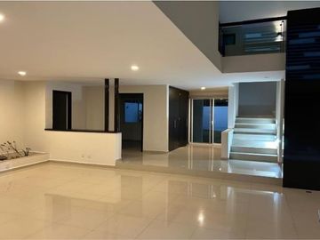 LOMAS DE GRAN JARDIN CASA EN VENTA