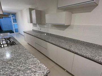 LOMAS DE GRAN JARDIN CASA EN VENTA