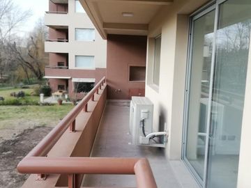 Venta departamento 2 AMBIENTES/ PILETA/Con cochera/Pilar Complejo Villa del Lago
