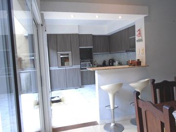 VENTA PH DE 4 AMBIENTES EN FLORIDA MITRE