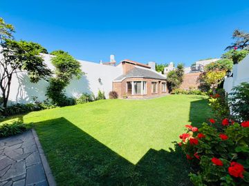 Chalet de 6 ambientes en venta, en Olivos.