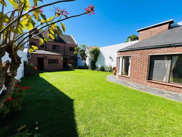 Chalet de 6 ambientes en venta, en Olivos.
