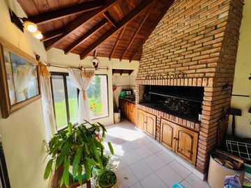 Chalet de 6 ambientes en venta, en Olivos.