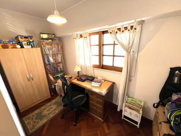 Chalet de 6 ambientes en venta, en Olivos.