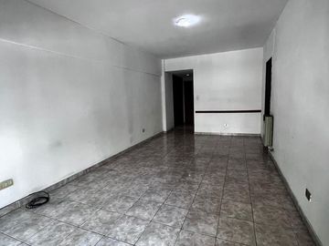 Departamento 3 ambientes en Venta con Cochera - Boedo