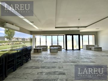Casa tipo duplex en Spring Park