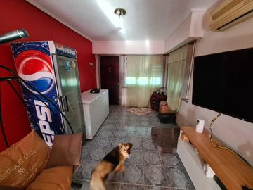 Casa en venta - 2 Dormitorios 2 Baños - Cochera - 430Mts2 - Quilmes
