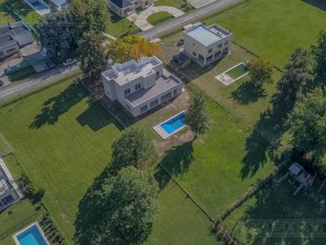 LJ RAMOS | VENTA| CASA BARRIO CERRADO HARAS DEL SOL | PILAR | SIST CONSTRUCTIVO DE ULT TECNOLOGÍA