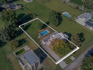 LJ RAMOS | VENTA| CASA BARRIO CERRADO HARAS DEL SOL | PILAR | SIST CONSTRUCTIVO DE ULT TECNOLOGÍA