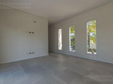 LJ RAMOS | VENTA| CASA BARRIO CERRADO HARAS DEL SOL | PILAR | SIST CONSTRUCTIVO DE ULT TECNOLOGÍA