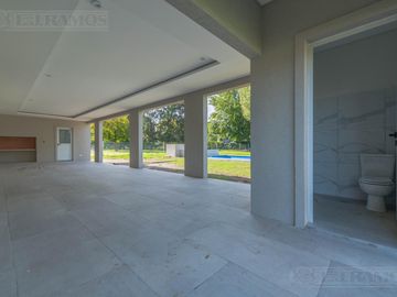 LJ RAMOS | VENTA| CASA BARRIO CERRADO HARAS DEL SOL | PILAR | SIST CONSTRUCTIVO DE ULT TECNOLOGÍA