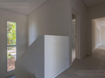 LJ RAMOS | VENTA| CASA BARRIO CERRADO HARAS DEL SOL | PILAR | SIST CONSTRUCTIVO DE ULT TECNOLOGÍA
