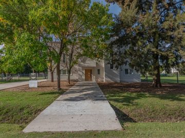 LJ RAMOS | VENTA| CASA BARRIO CERRADO HARAS DEL SOL | PILAR | SIST CONSTRUCTIVO DE ULT TECNOLOGÍA